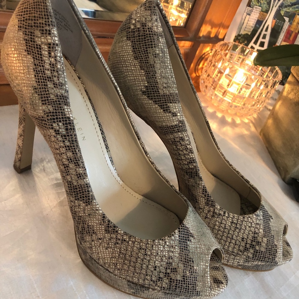 Anne Klein snake print leather pumps - size 8-1/2